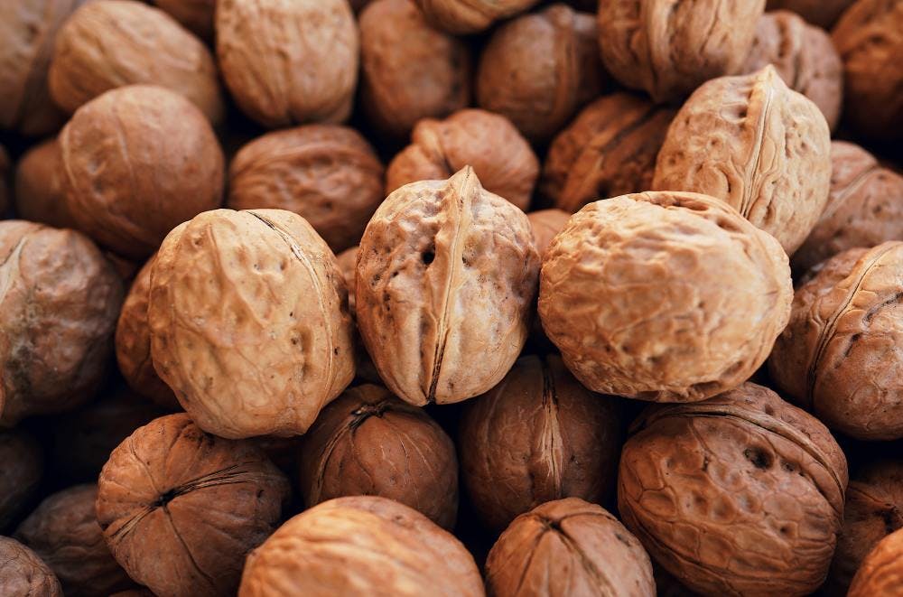 Walnuts with full shell